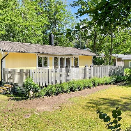 3 Bedroom Nice Home In Fjaelkinge Exterior photo